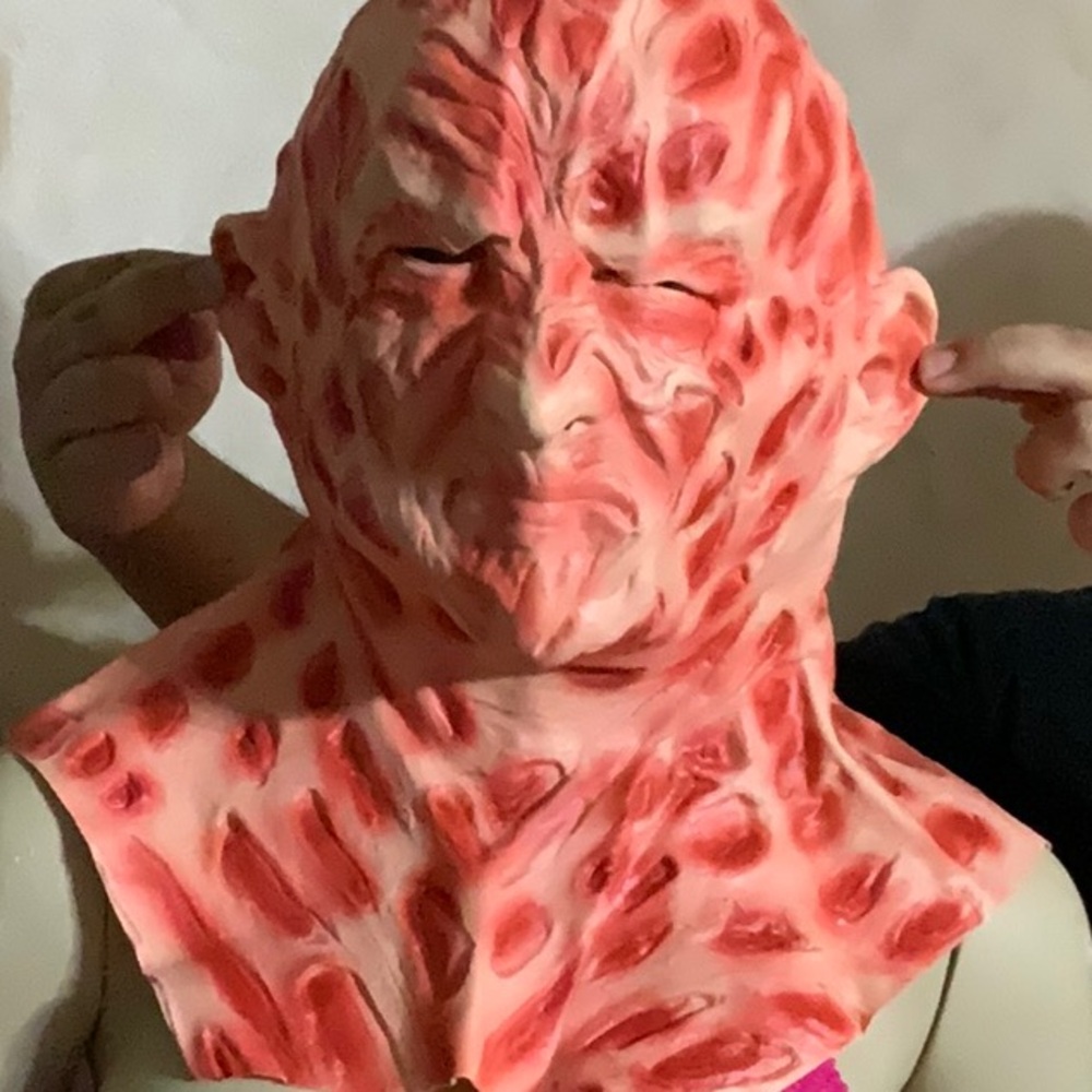 Halloween 🎃 Mask and glove NWT